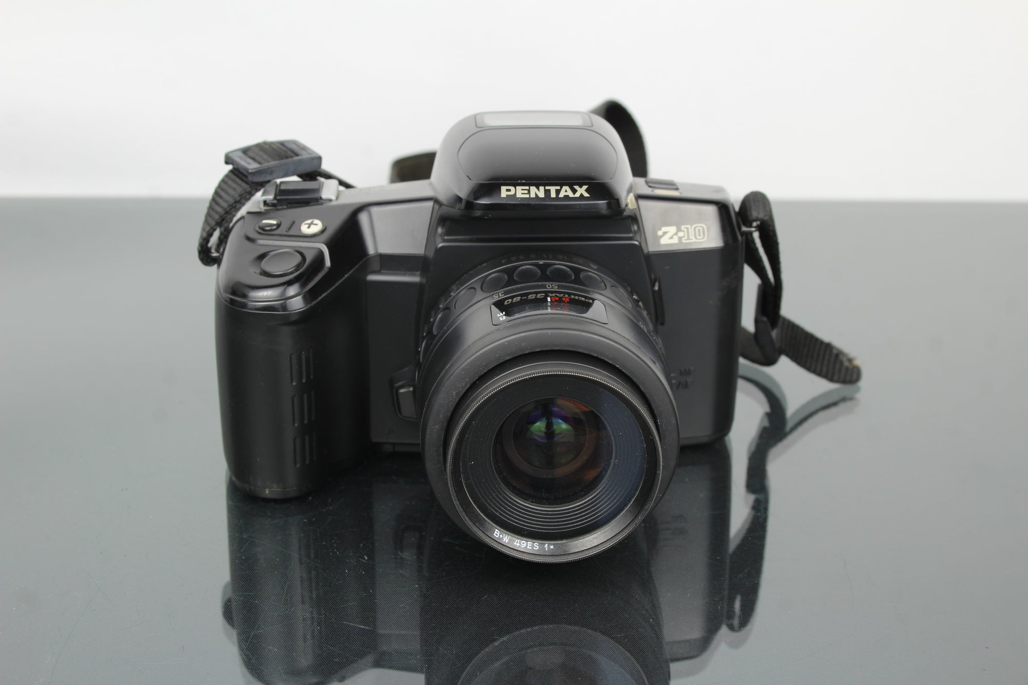 Pentax Z-10 + lente 1:4-5.6 35-80mm