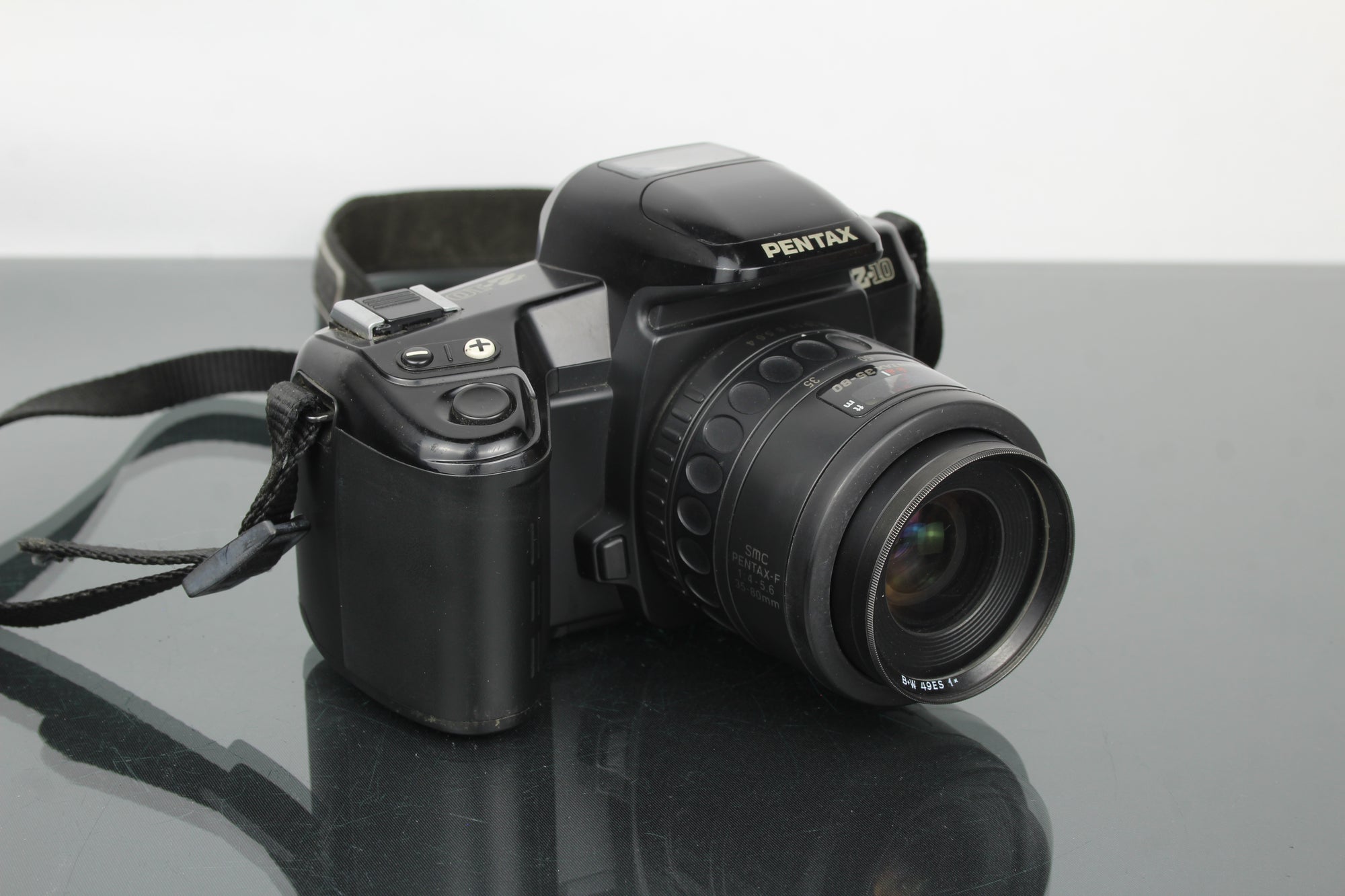 Pentax Z-10 + lente 1:4-5.6 35-80mm