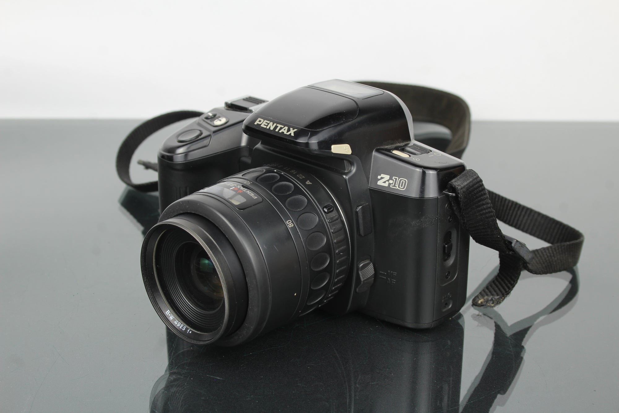 Pentax Z-10 + lente 1:4-5.6 35-80mm