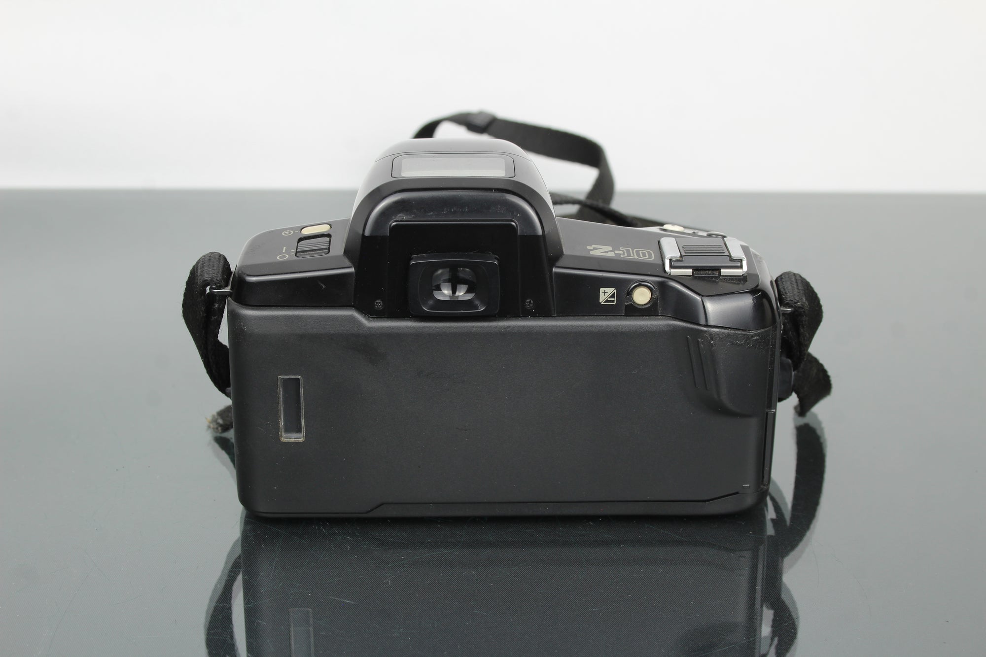 Pentax Z-10 + lente 1:4-5.6 35-80mm