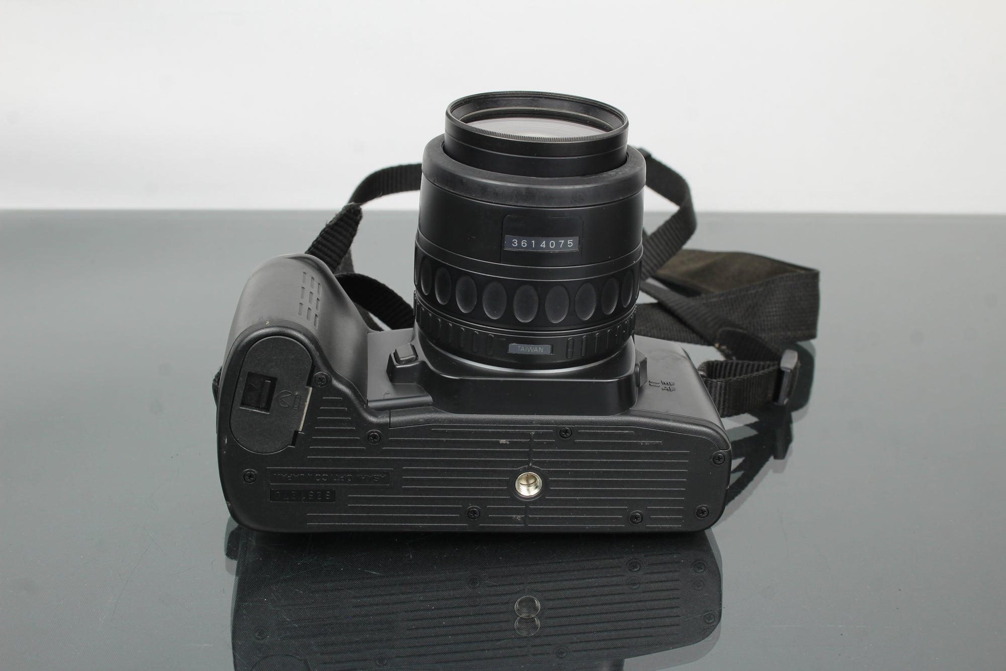 Pentax Z-10 + lente 1:4-5.6 35-80mm