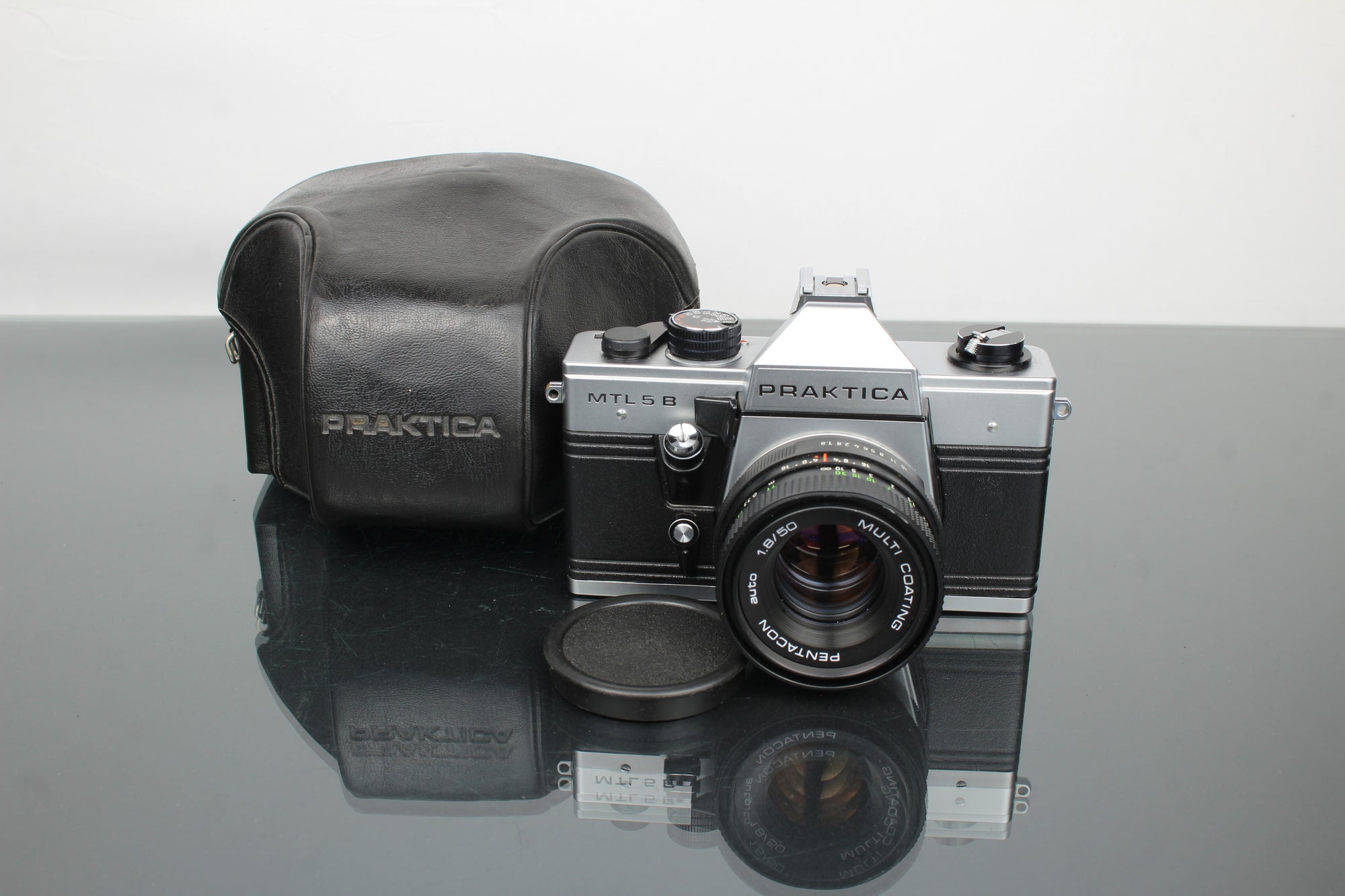 Praktika MLT 5 B + Lente Pentacon auto 1.8/50 (montagem M42)