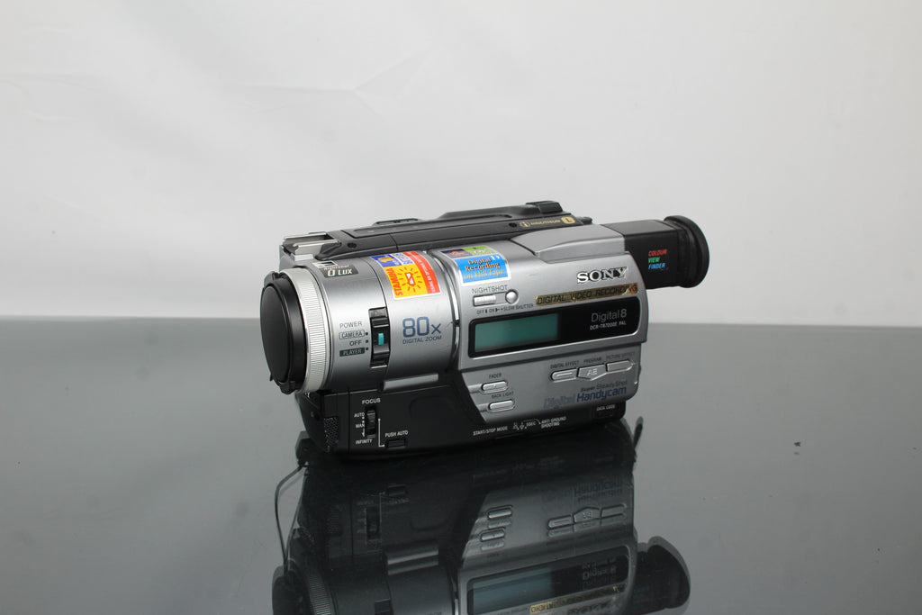 Sony Digital Handycam DCR-TR7000E Hi8
