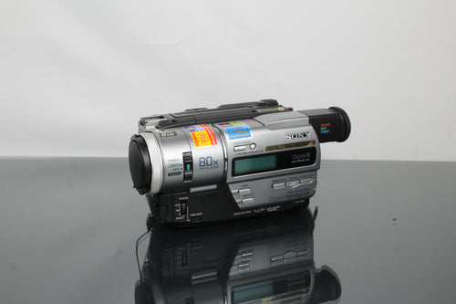 Sony Digital Handycam DCR-TR7000E Hi8