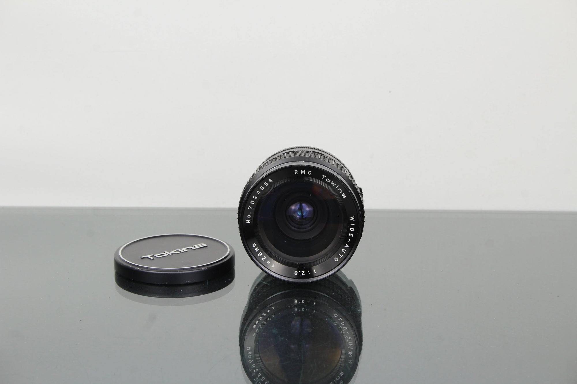 Tokina Wide-Auto 1:2.8 f=28mm Montagem M42