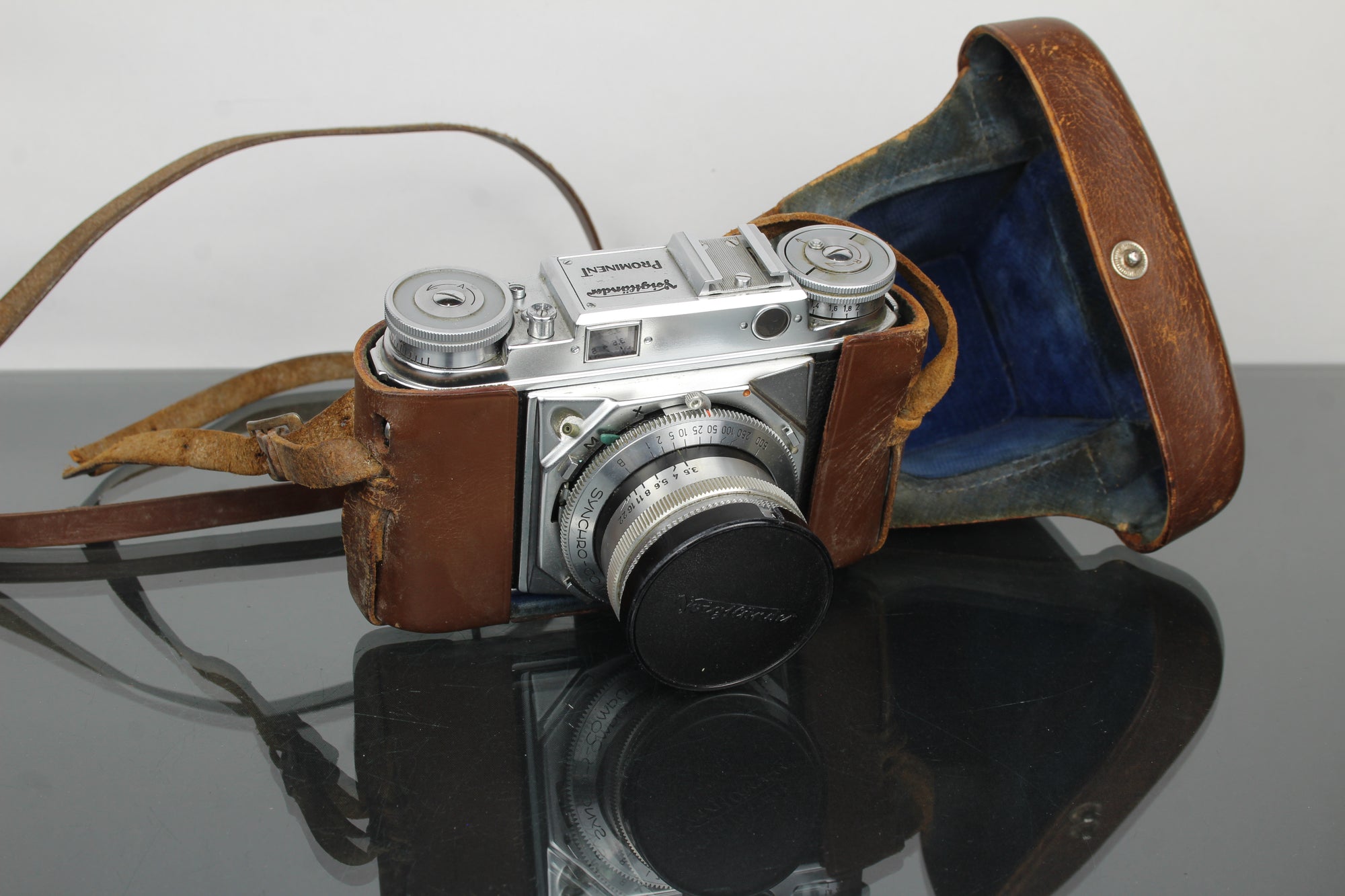 Voigtländer Prominent + lente 50mm f/1.5 Nokton