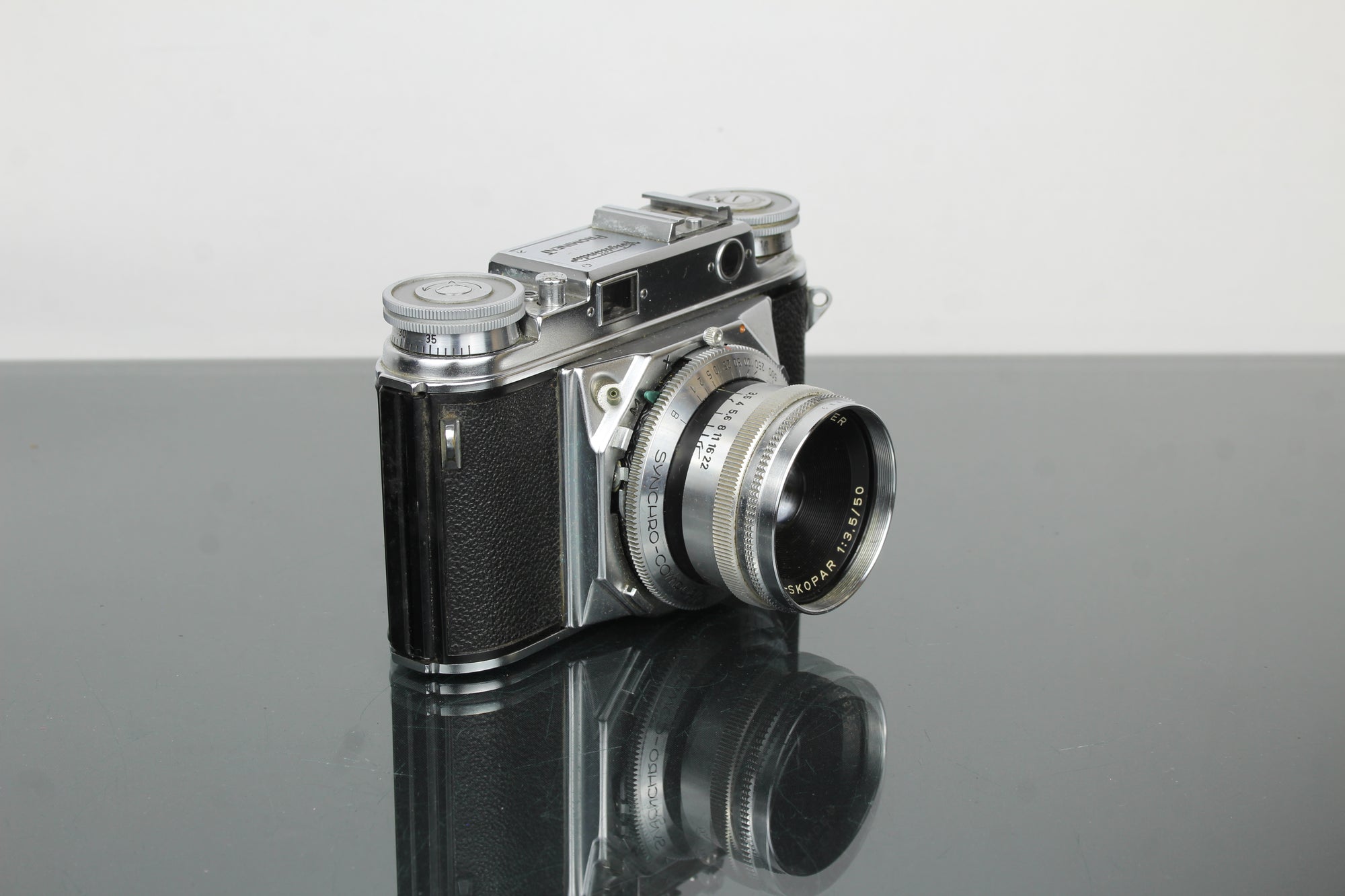 Voigtländer Prominent + lente 50mm f/1.5 Nokton