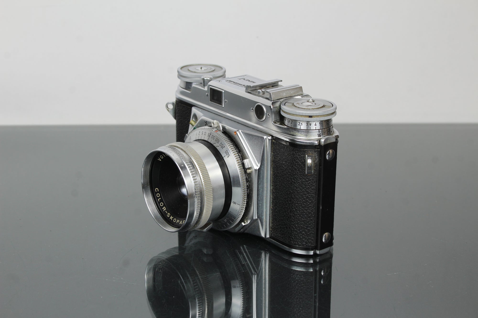 Voigtländer Prominent + lente 50mm f/1.5 Nokton