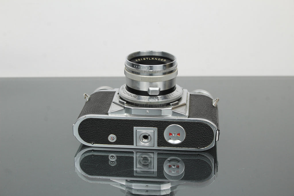 Voigtländer Prominent + lente 50mm f/1.5 Nokton