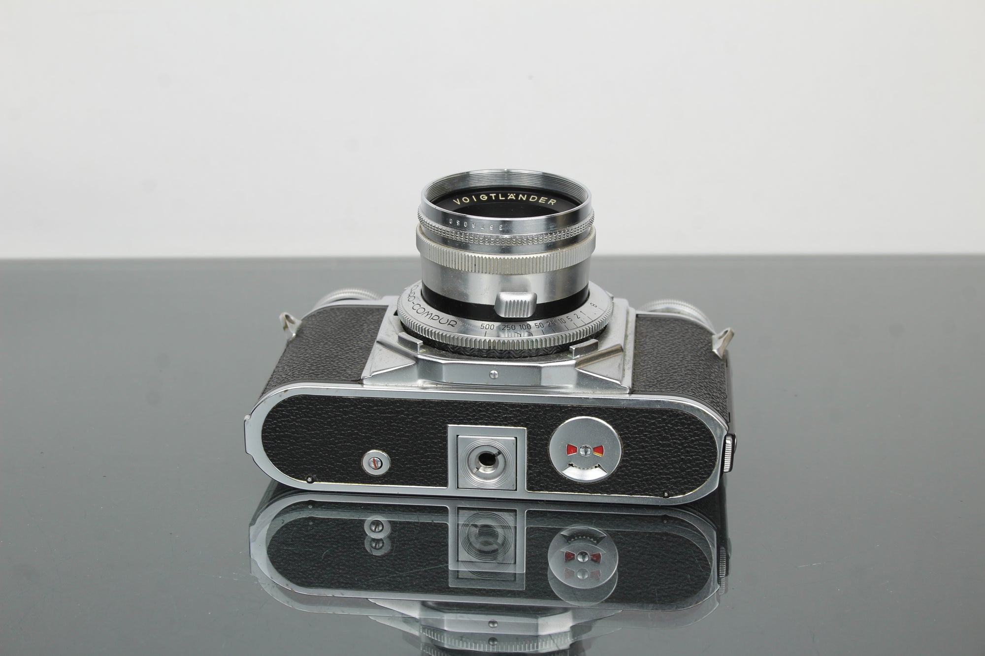 Voigtländer Prominent + lente 50mm f/1.5 Nokton