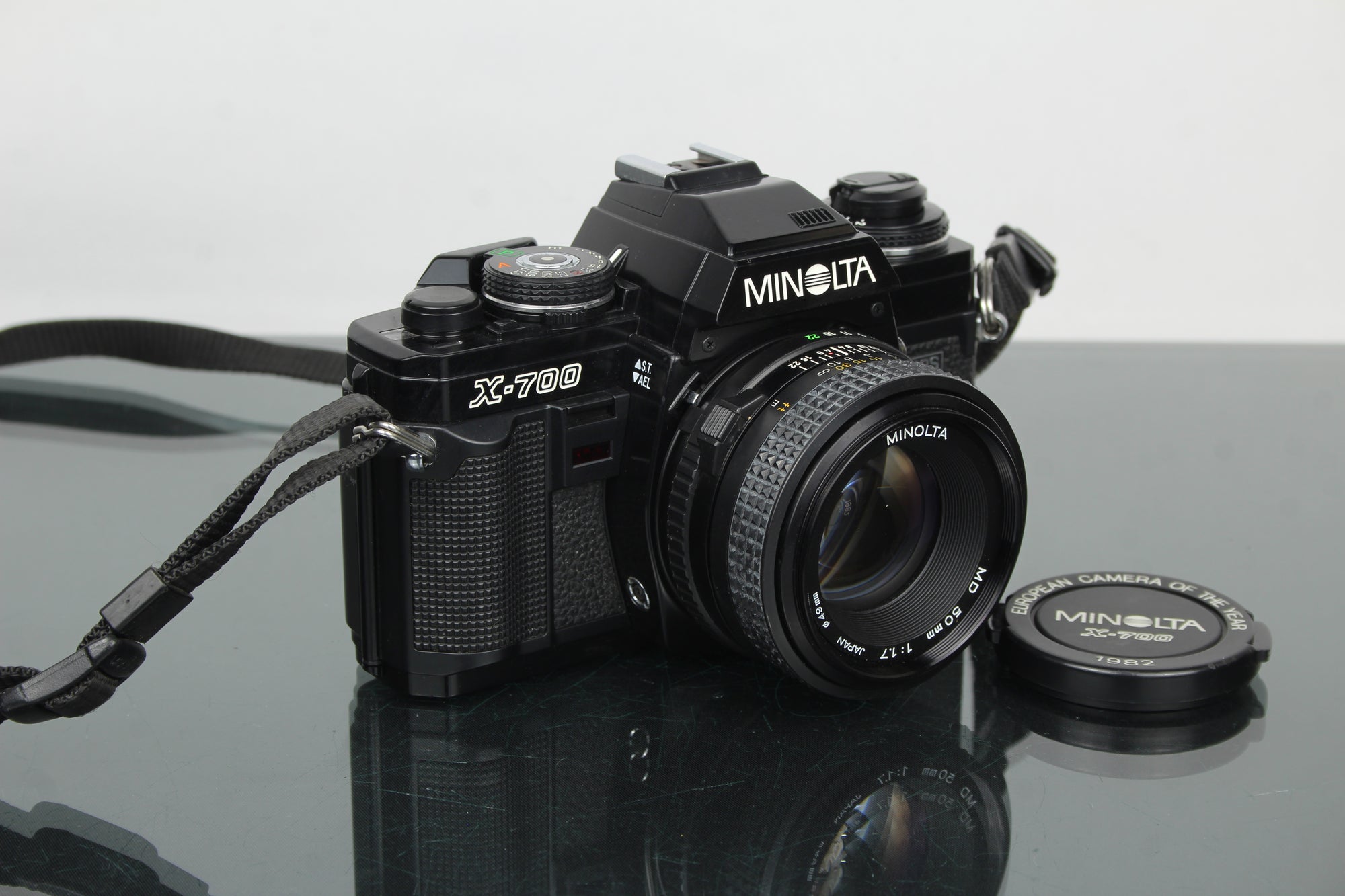 Minolta X-700 + lente MD 50mm 1:1.7