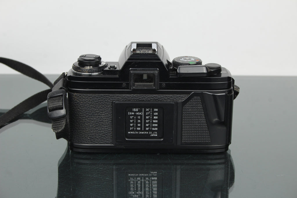 Minolta X-700 + lente MD 50mm 1:1.7