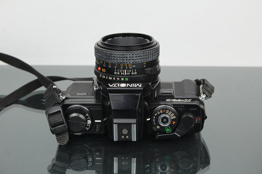 Minolta X-700 + lente MD 50mm 1:1.7