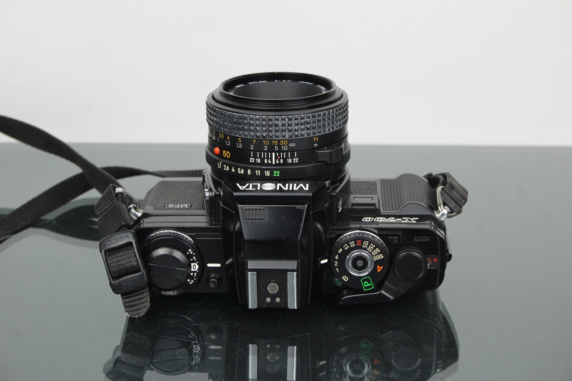Minolta X-700 + lente MD 50mm 1:1.7