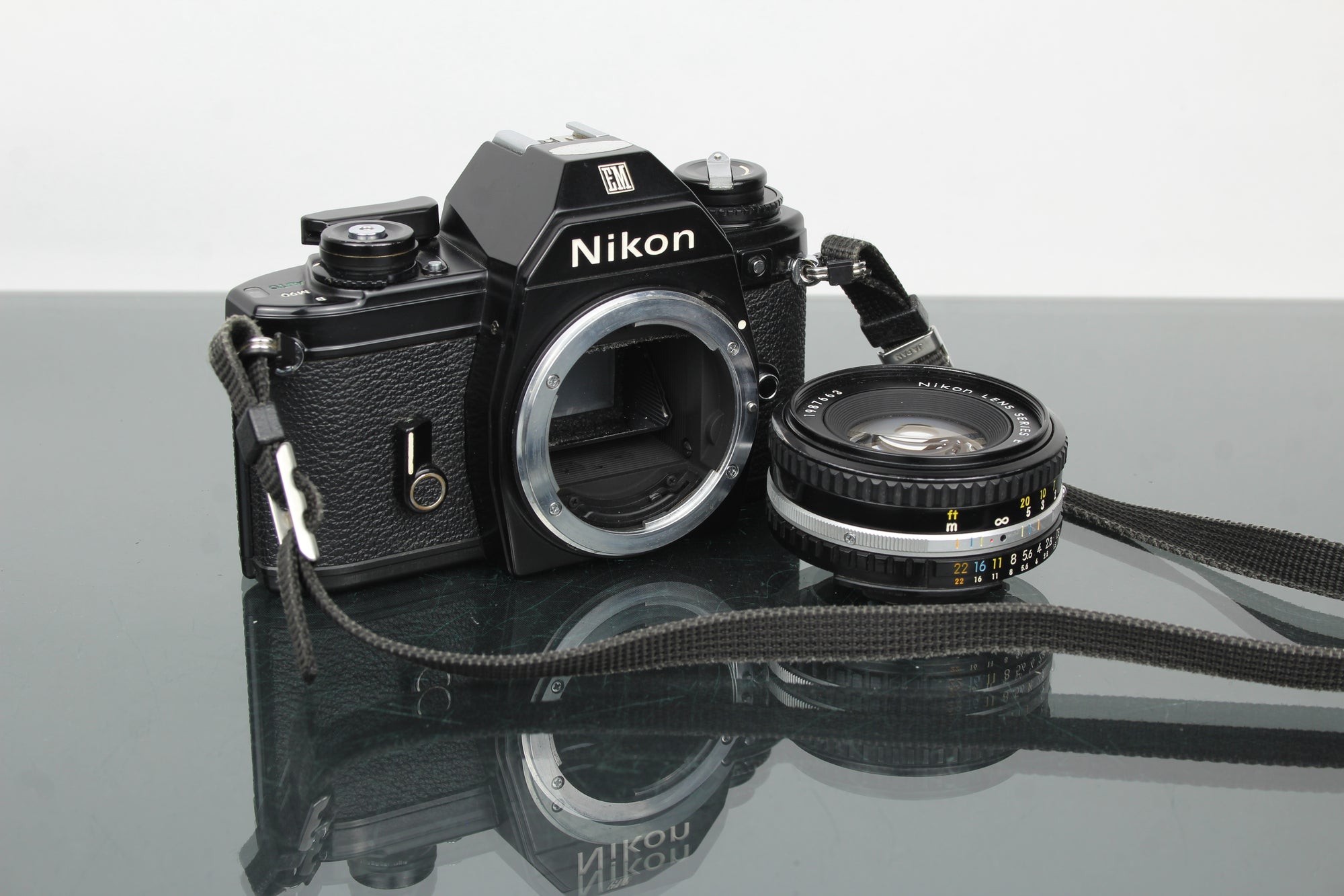 Nikon EM + 50mm 1:1.8 Series E lens