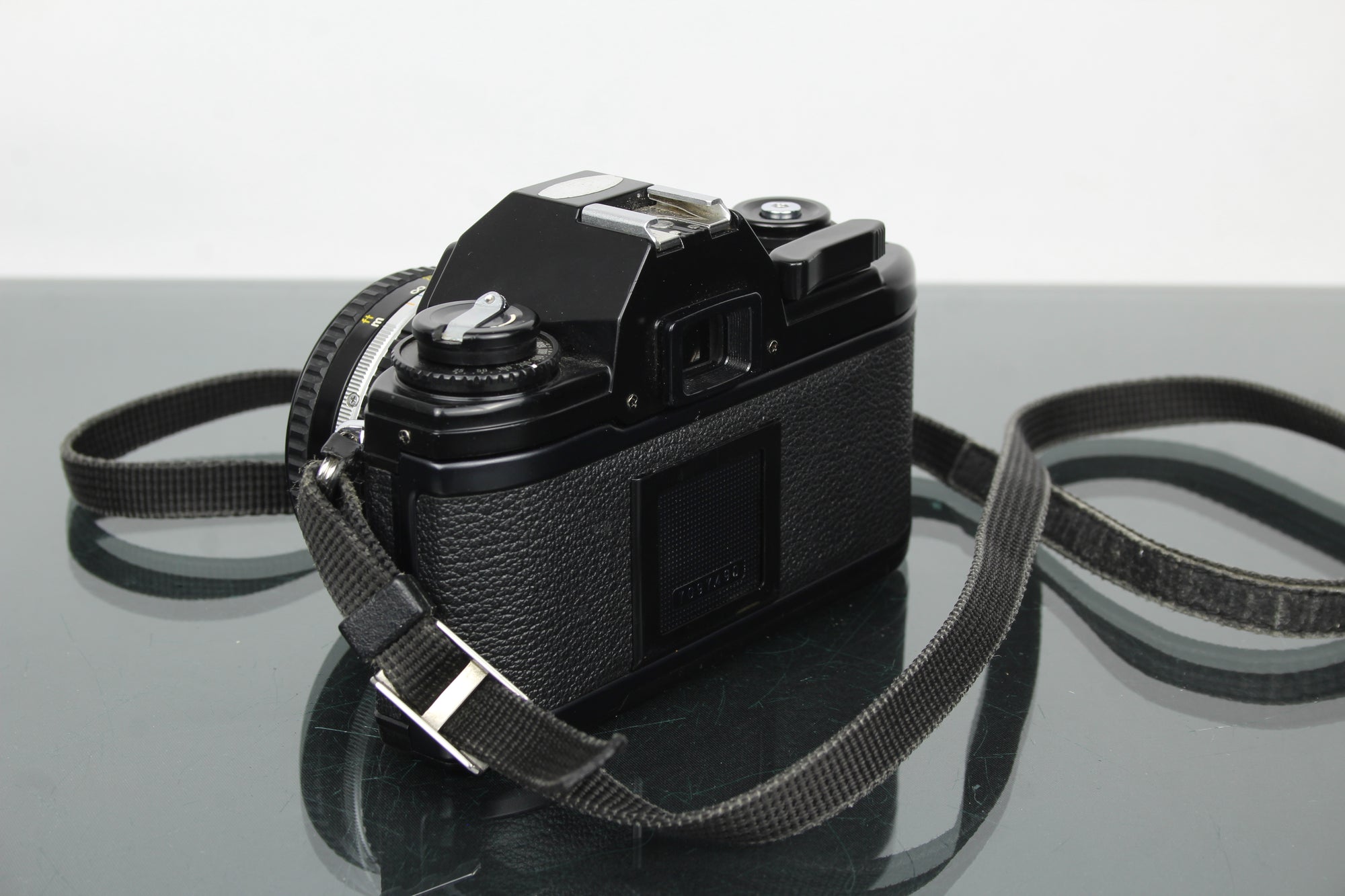 Nikon EM + 50mm 1:1.8 Series E lens