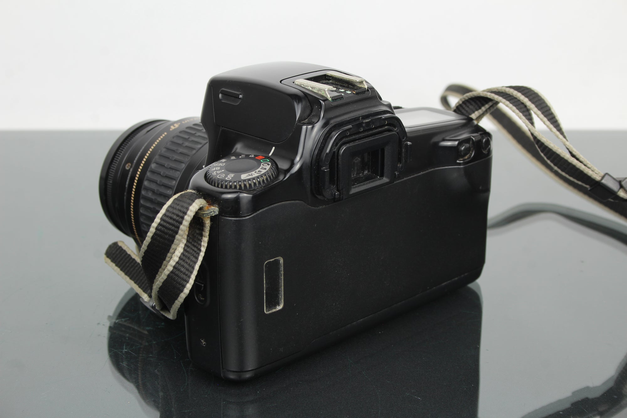 Canon EOS 1000f + lente 35-80mm 1:4-5.6