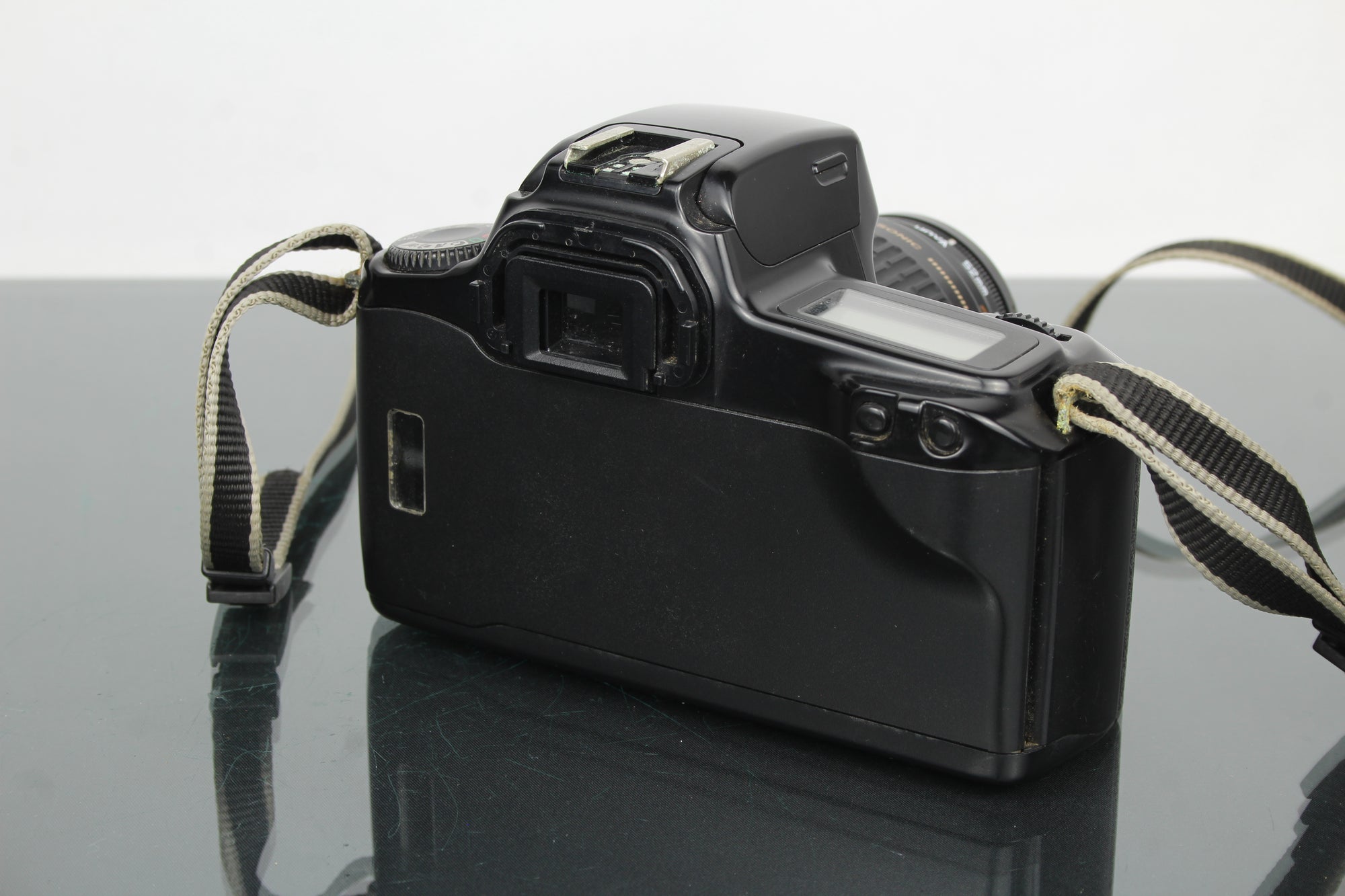 Canon EOS 1000f + lente 35-80mm 1:4-5.6