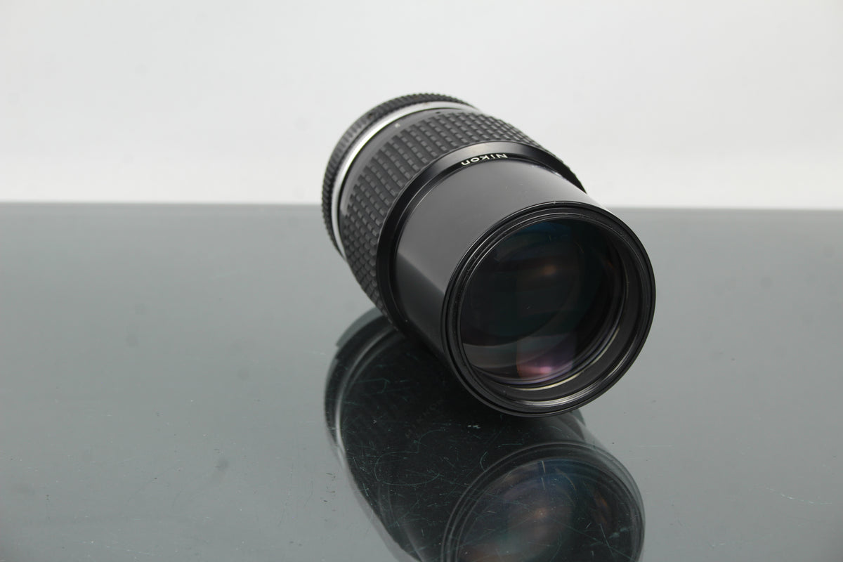 Nikkor 200mm 1:4 montagem Nikon F