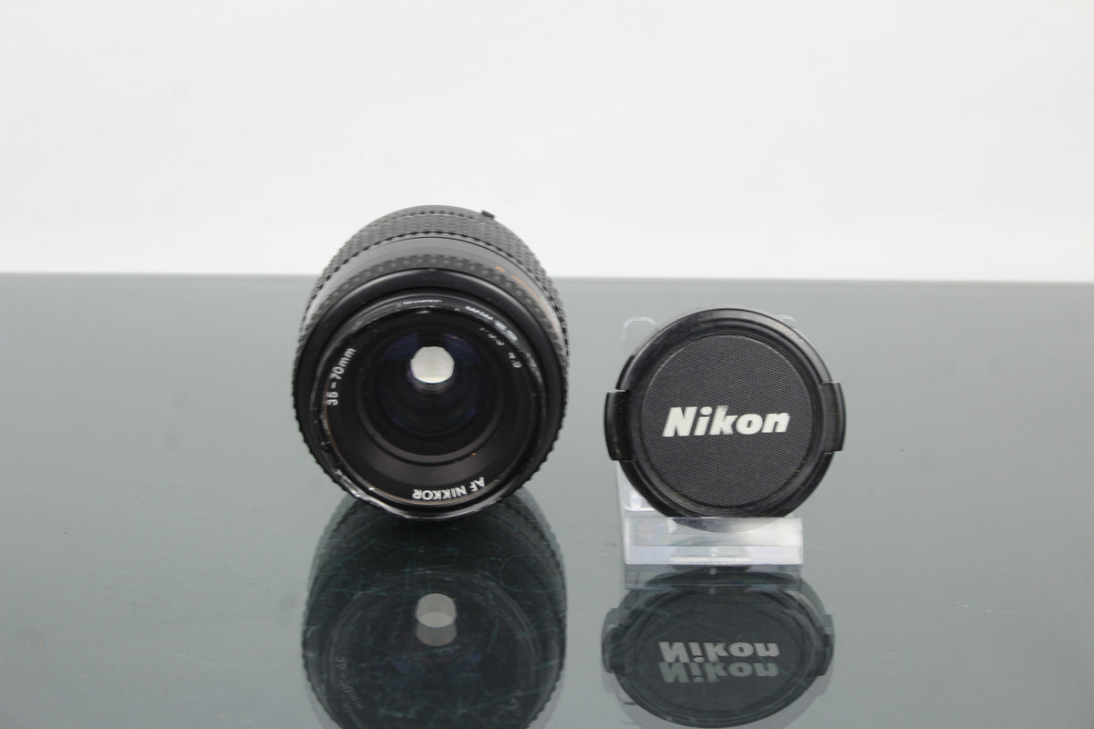 Nikon AF Nikkor 35-70mm 1:3.3-4.5 (montagem F)
