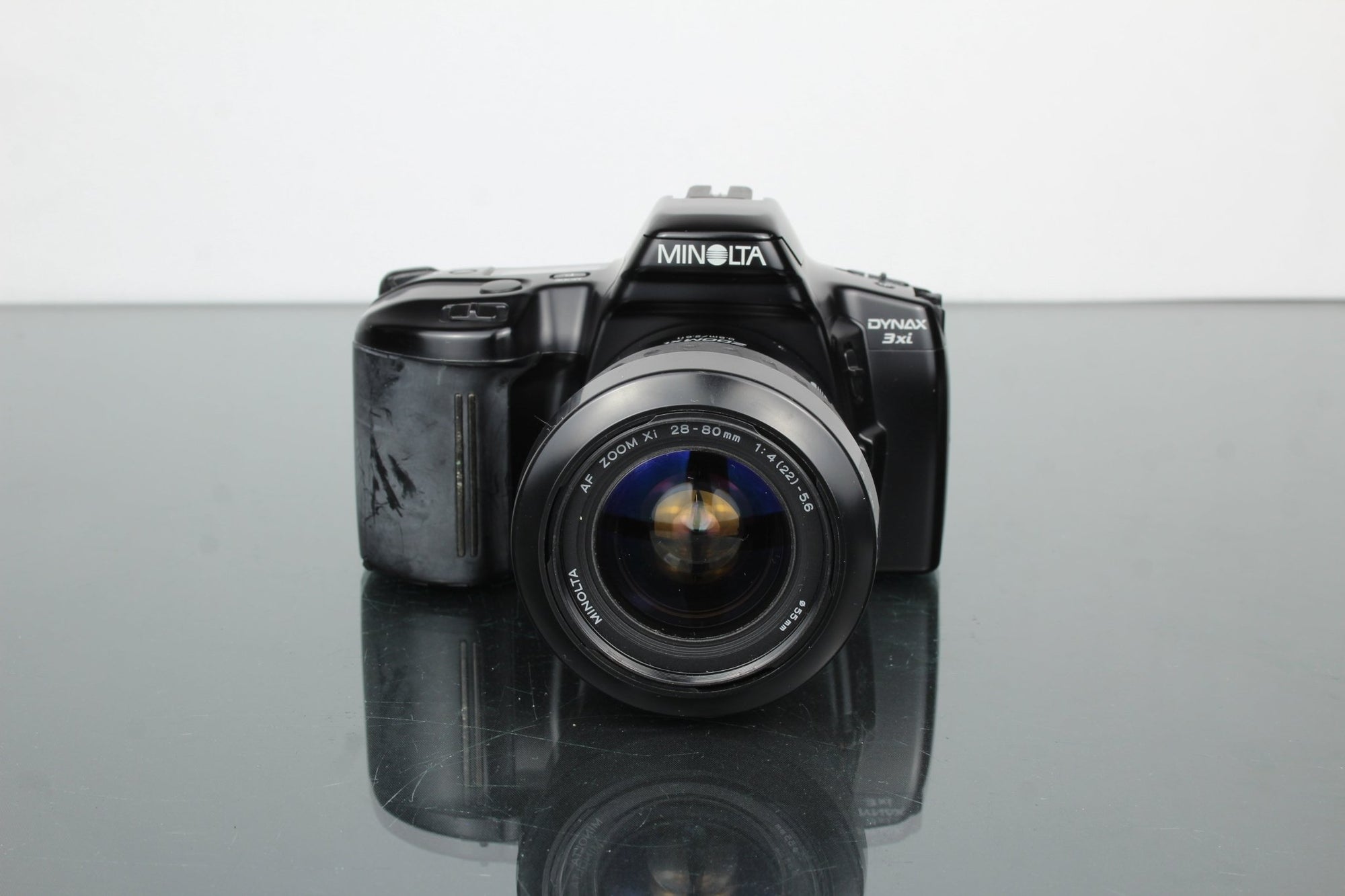 Minolta Dynax 3xi + Xi 28 - 80mm 1:4 - 5.6 Lens - Dutch|Thrift