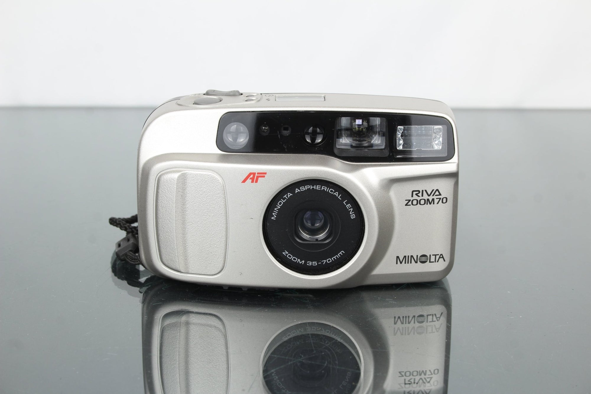 Minolta Riva Zoom 70 - Dutch|Thrift