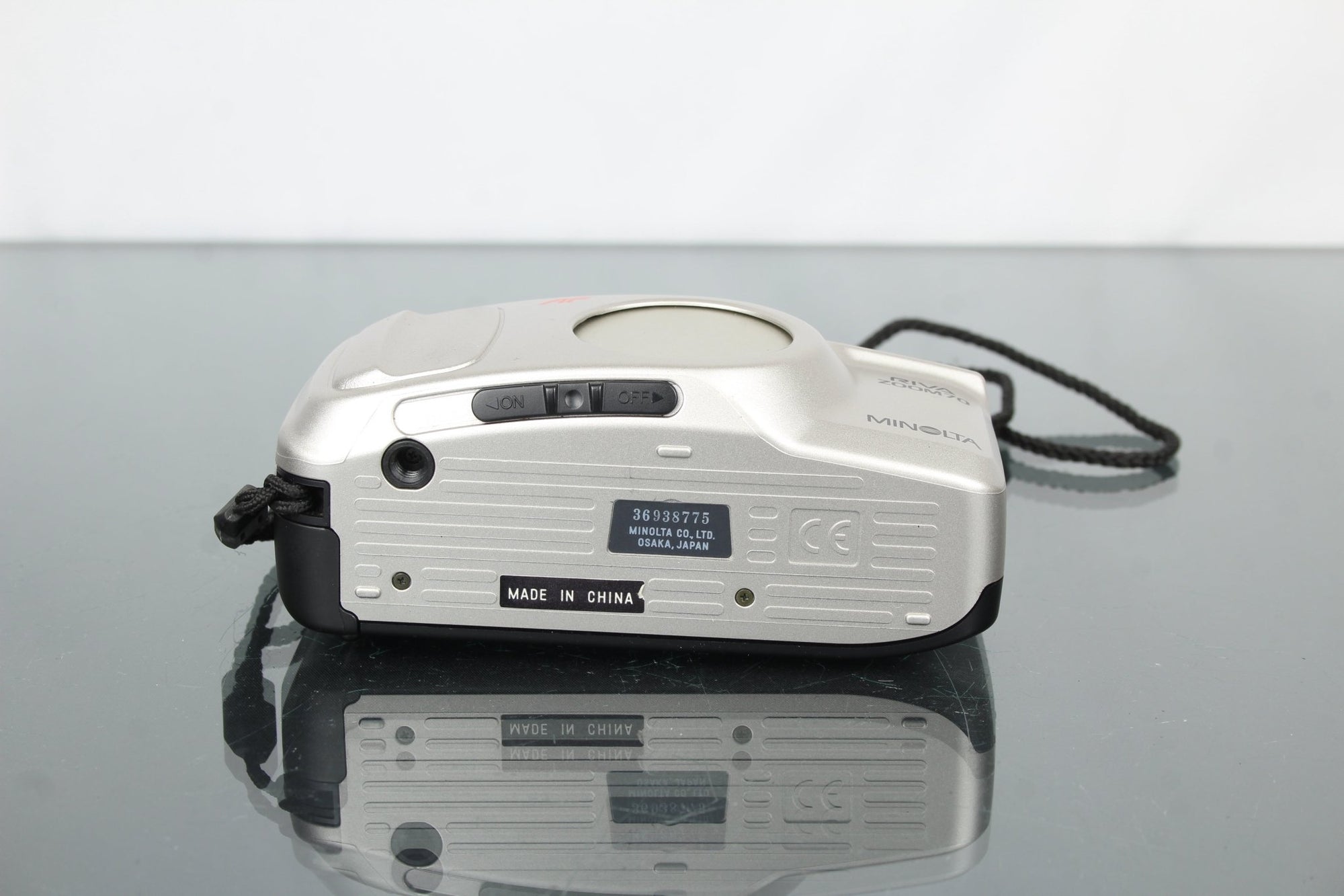 Minolta Riva Zoom 70 - Dutch|Thrift