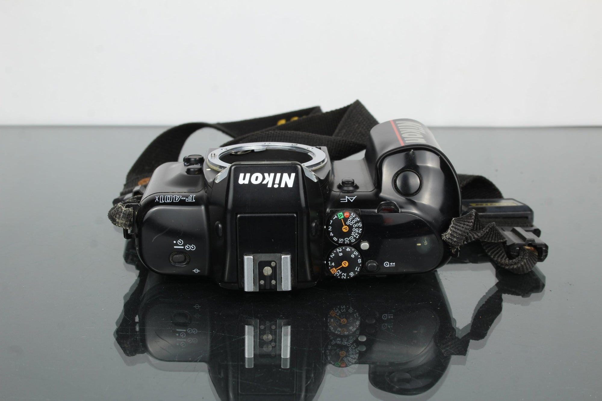 Nikon F - 401x - Dutch|Thrift