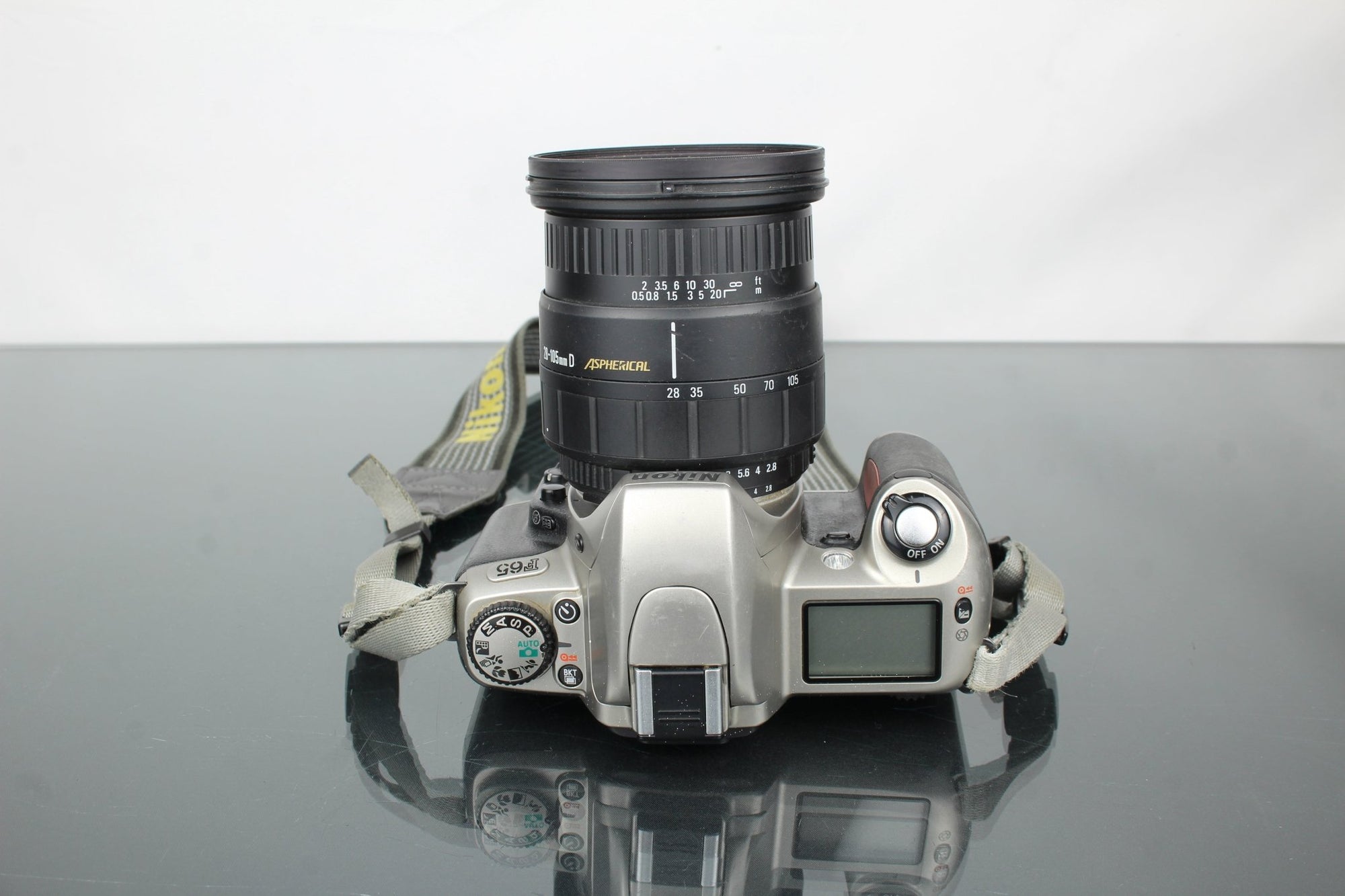 Nikon F65 + Sigma Zoom 28 - 105mm 1:2.8 - 4 - Dutch|Thrift
