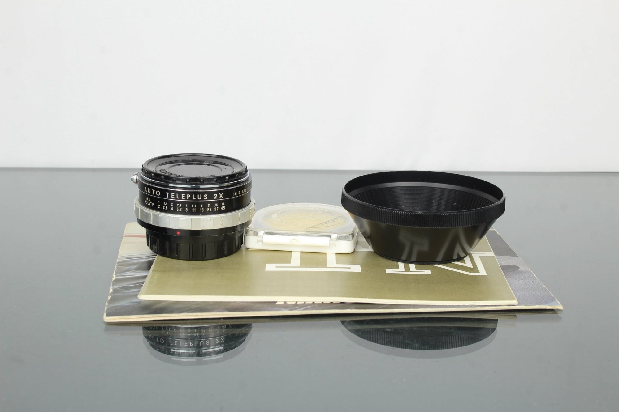 Nikon Nikkormat FT + Nikon Nikkor - H Auto 1:2 f=50mm - Dutch|Thrift