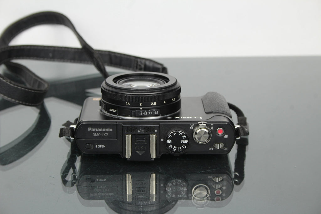 Panasonic Lumix DMC - LX7 - Dutch|Thrift