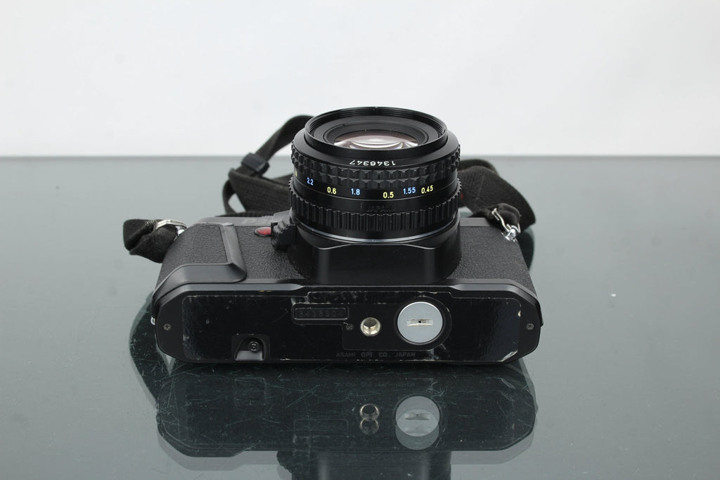Pentax P30 + SMC Pentax - A 1:1.7 50mm lens - Dutch|Thrift