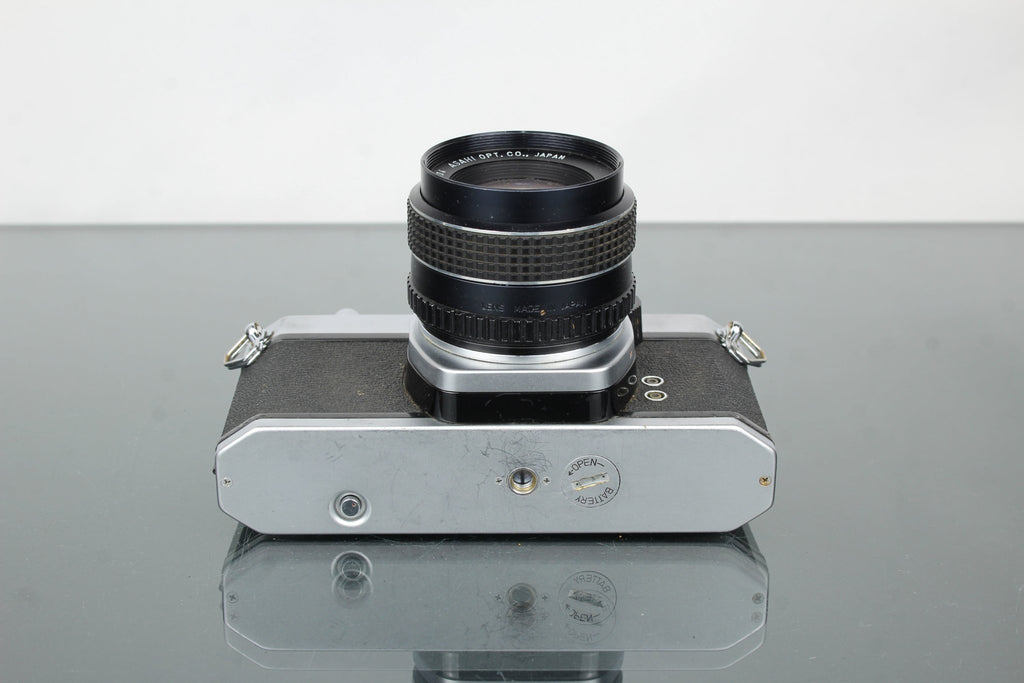 Pentax SP1000 + Super Takumar 1:2/55 lens - Dutch|Thrift