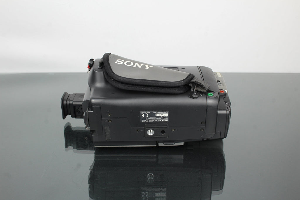 Sony Handycam CCD - TRV66E Hi8 - Dutch|Thrift