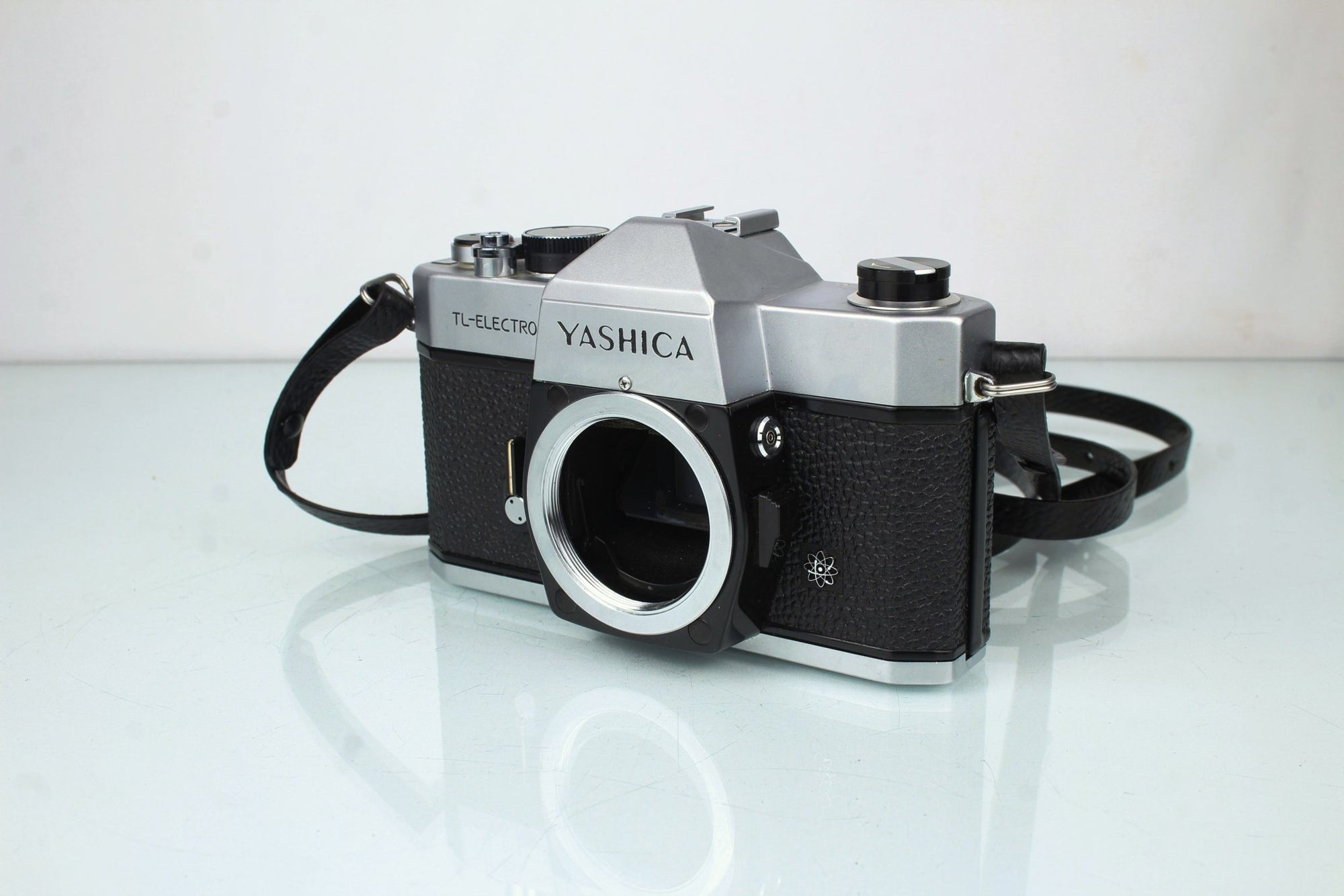 Yashica TL - Electro - Dutch|Thrift