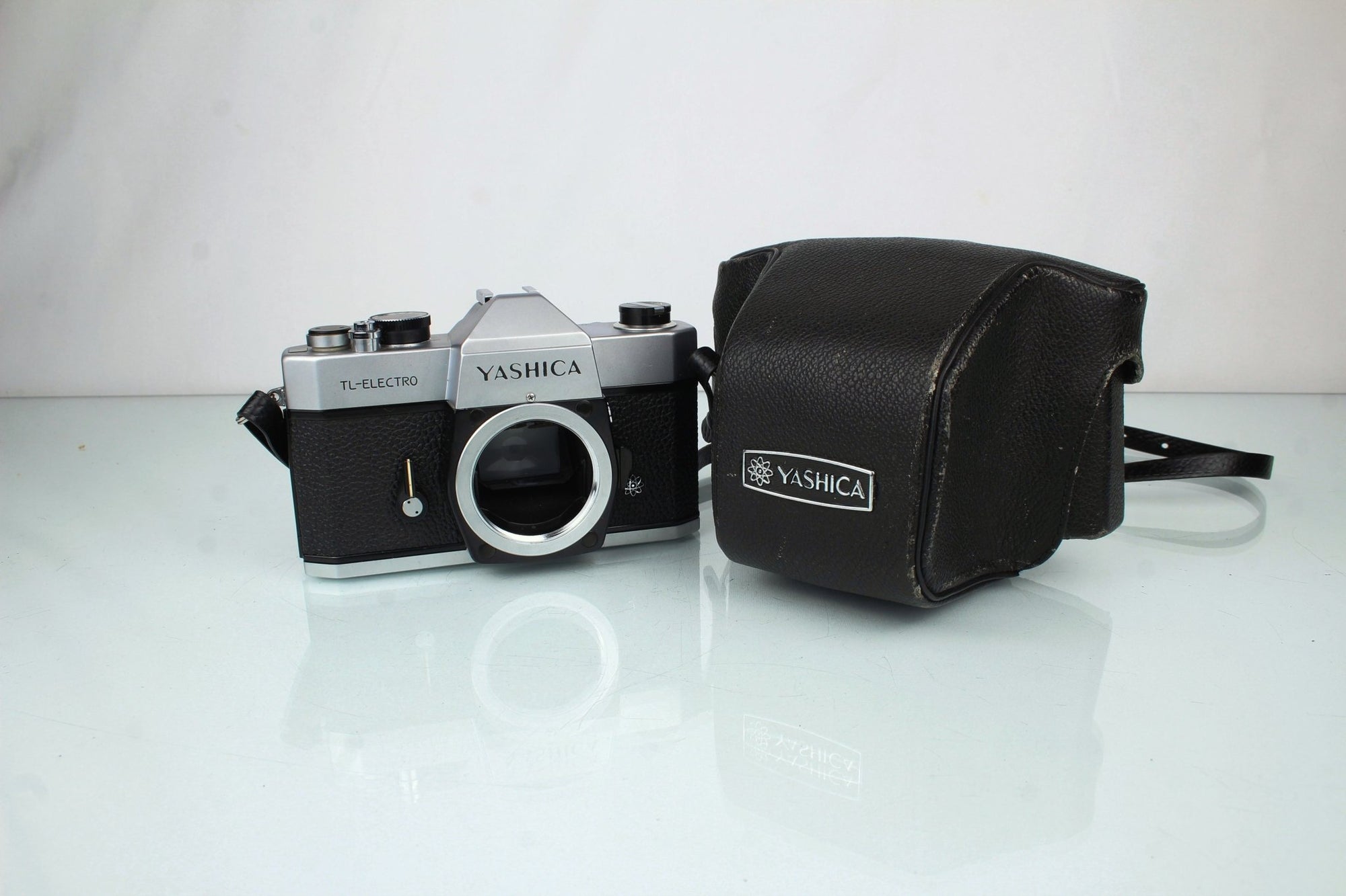 Yashica TL - Electro - Dutch|Thrift