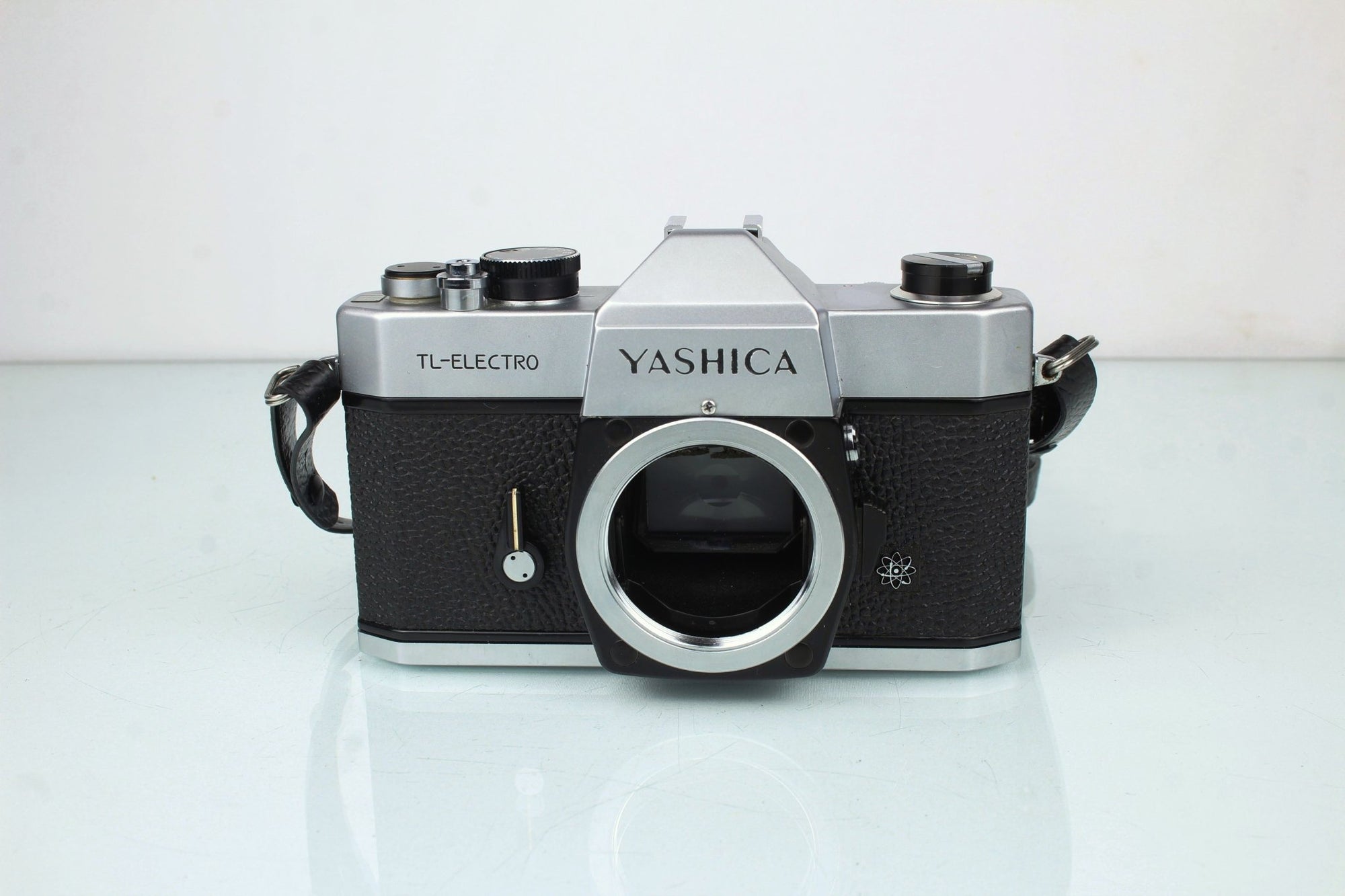 Yashica TL - Electro - Dutch|Thrift