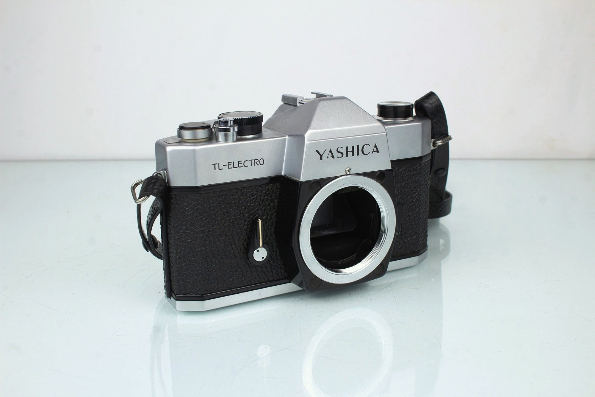 Yashica TL - Electro - Dutch|Thrift